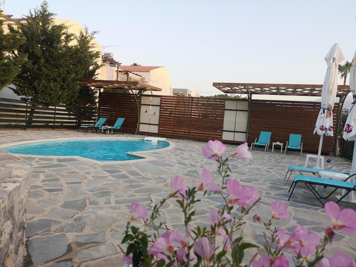 Almiris Seaside Apartments Almirida Extérieur photo